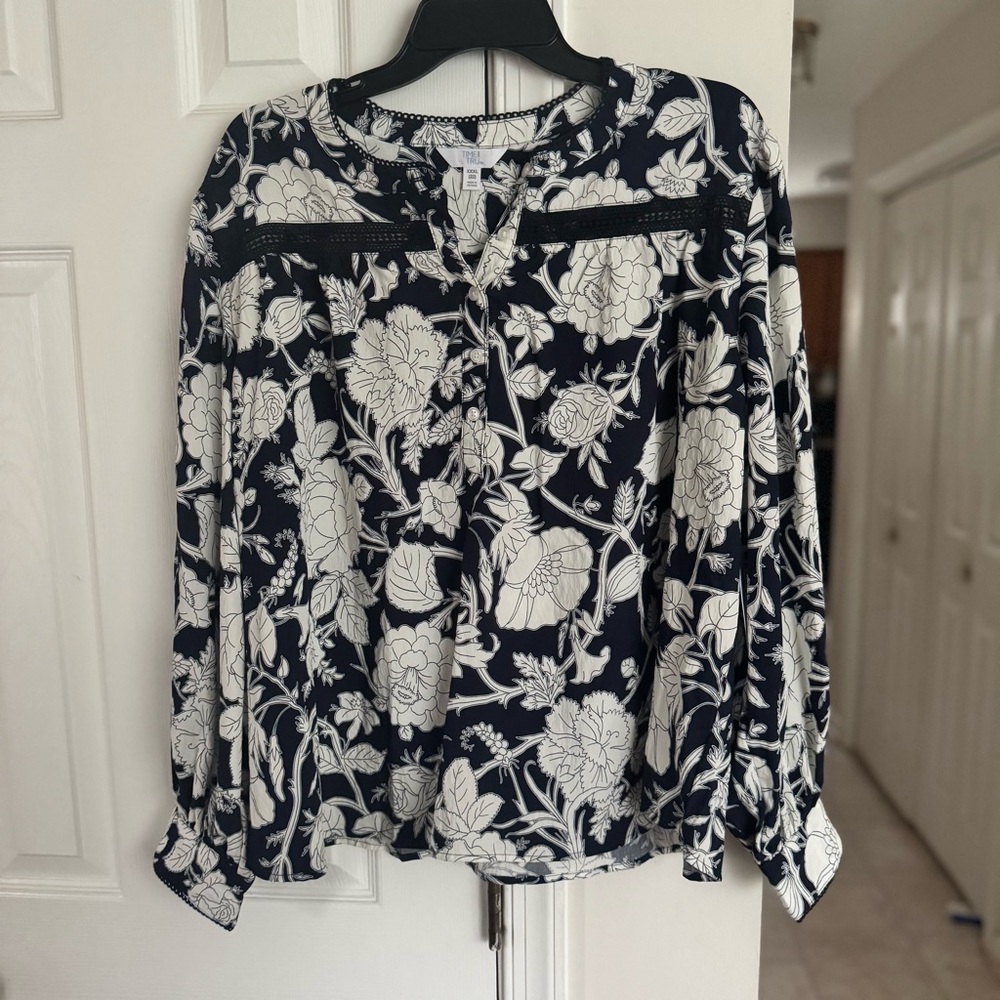 Time and Tru Women's XXXL Navy Floral Lace Yoke Shirt Long Sleeve Blouse NWT - Picture 4 of 11